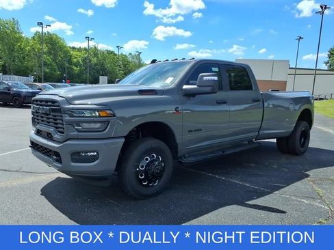 New 2026 RAM 3500 Big Horn AWD/4WD image 3