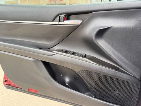 Used 2021 Toyota Camry LE image 25