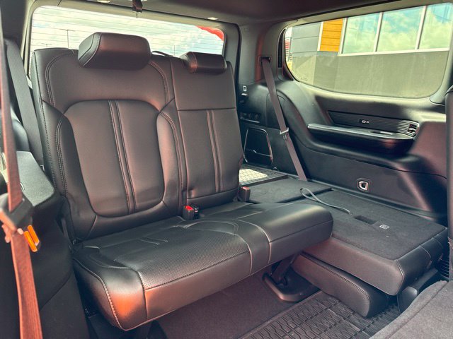 Used 2024 Jeep Wagoneer 4WD w/ Convenience Group I image 12