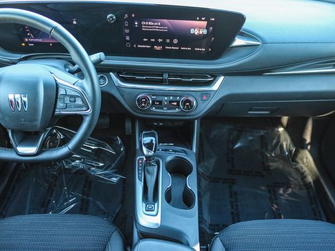 Used 2024 Buick Envista Preferred w/ Convenience I Package image 13