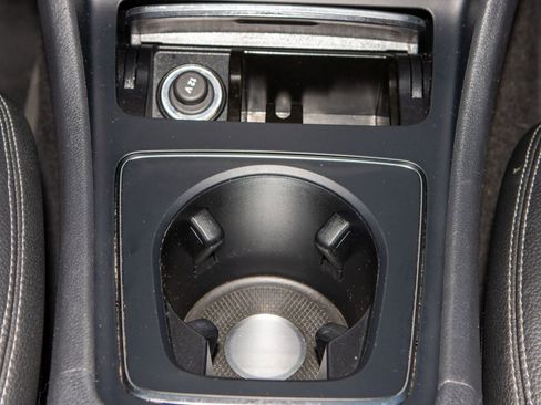 Used 2020 Mercedes-Benz GLA 250 w/ Convenience Package image 25