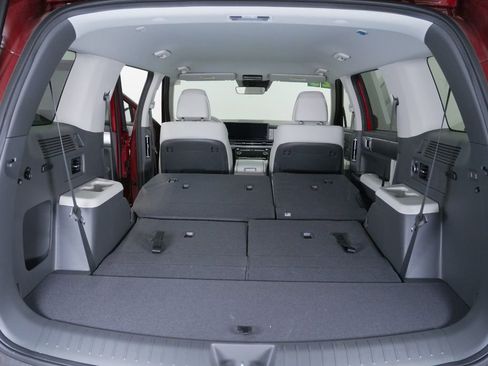 Used 2025 Hyundai Santa Fe SEL image 35