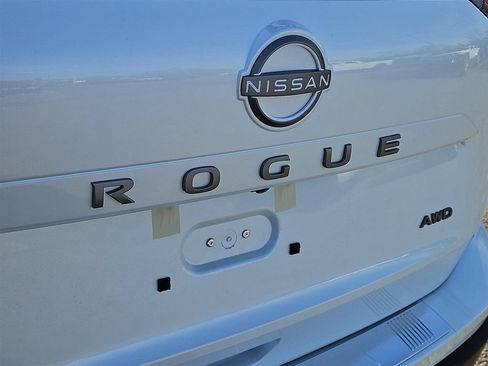 Used 2026 Nissan Rogue SV w/ Cold Weather Package AWD/4WD image 6
