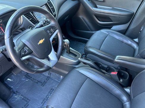 Used 2021 Chevrolet Trax LT w/ Driver Confidence Package FWD image 11