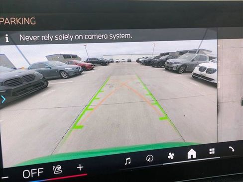 Used 2025 BMW X7 xDrive40i w/ M Sport Package AWD/4WD image 11