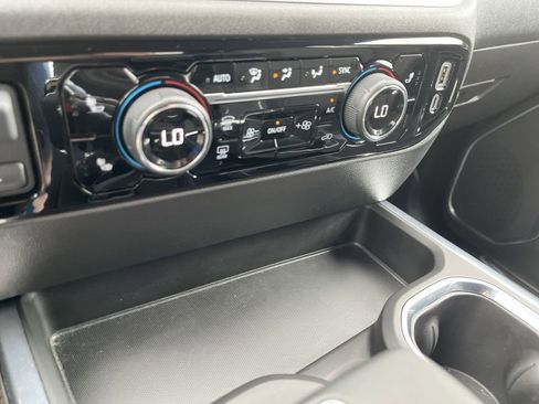 Used 2025 Chevrolet Silverado 1500 LT Trail Boss w/ Convenience Package II AWD/4WD image 19