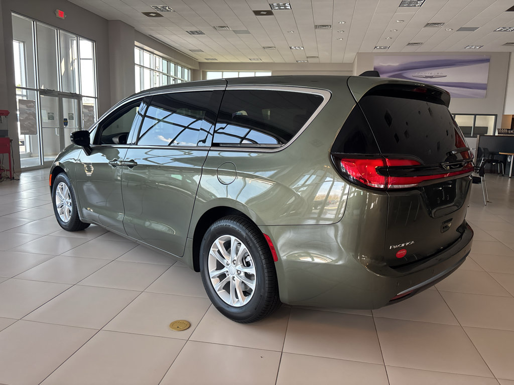 New 2027 Chrysler Pacifica Select FWD image 7