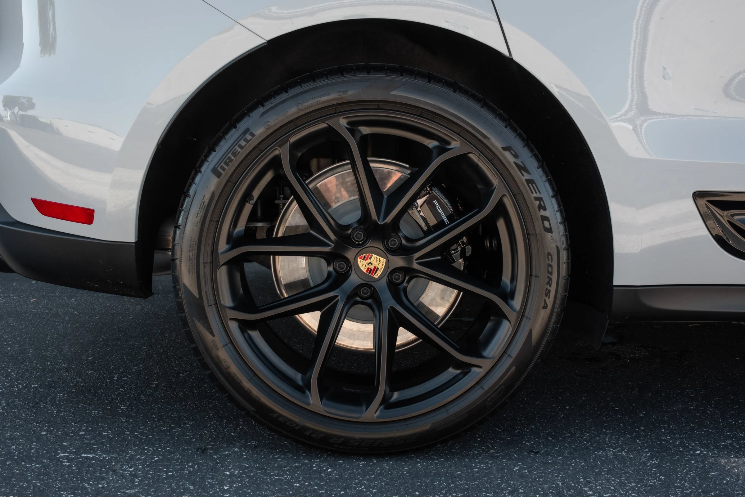 Used 2026 Porsche Macan GTS AWD/4WD image 40