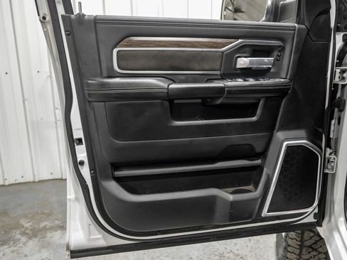 Used 2020 RAM 3500 Laramie image 44