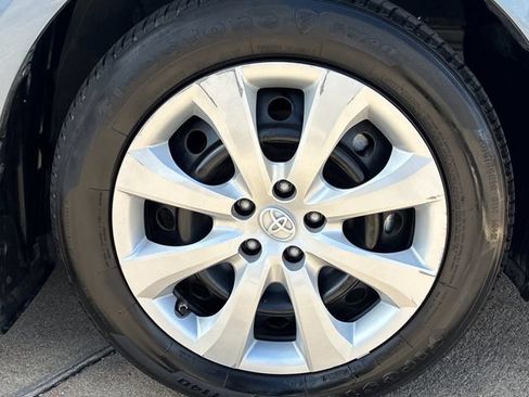 Used 2022 Toyota Corolla LE FWD image 29