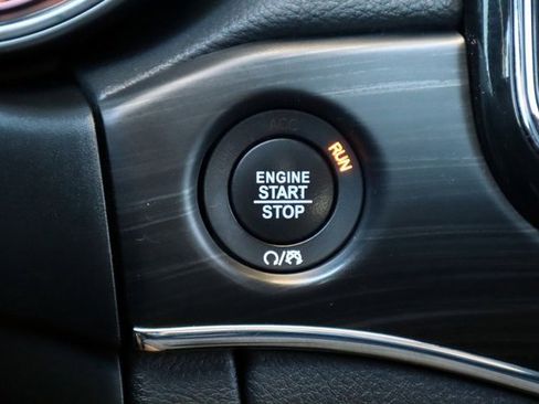 Used 2021 Jeep Grand Cherokee Limited image 9