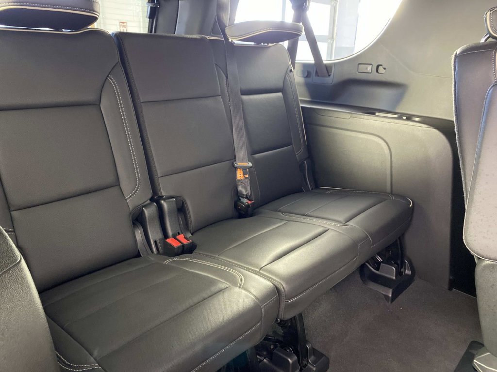 Used 2023 Chevrolet Suburban Premier AWD/4WD image 13