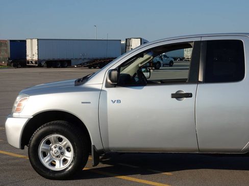 Used 2004 Nissan Titan XE w/ (PRF) Preferred Pkg AWD/4WD image 14