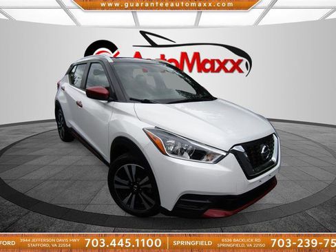 Used 2019 Nissan Kicks SV image 3
