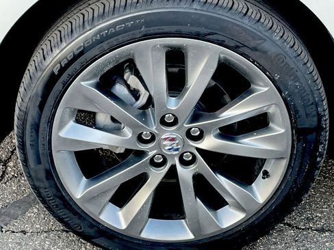 Used 2023 Buick Envision Avenir image 40