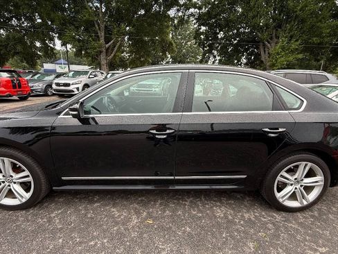 Used 2013 Volkswagen Passat TDI SEL Premium FWD image 4
