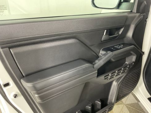 Used 2025 Toyota Tacoma SR image 17