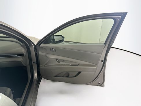 Used 2023 Hyundai Elantra SEL FWD image 29