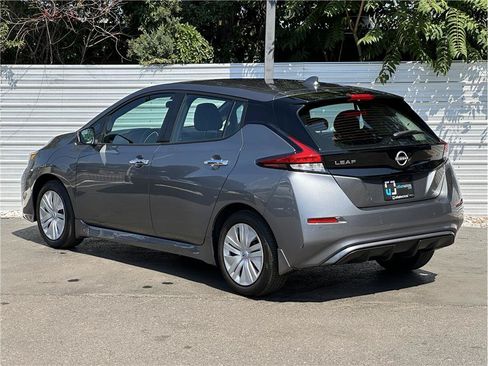 Used 2025 Nissan Leaf S FWD image 12