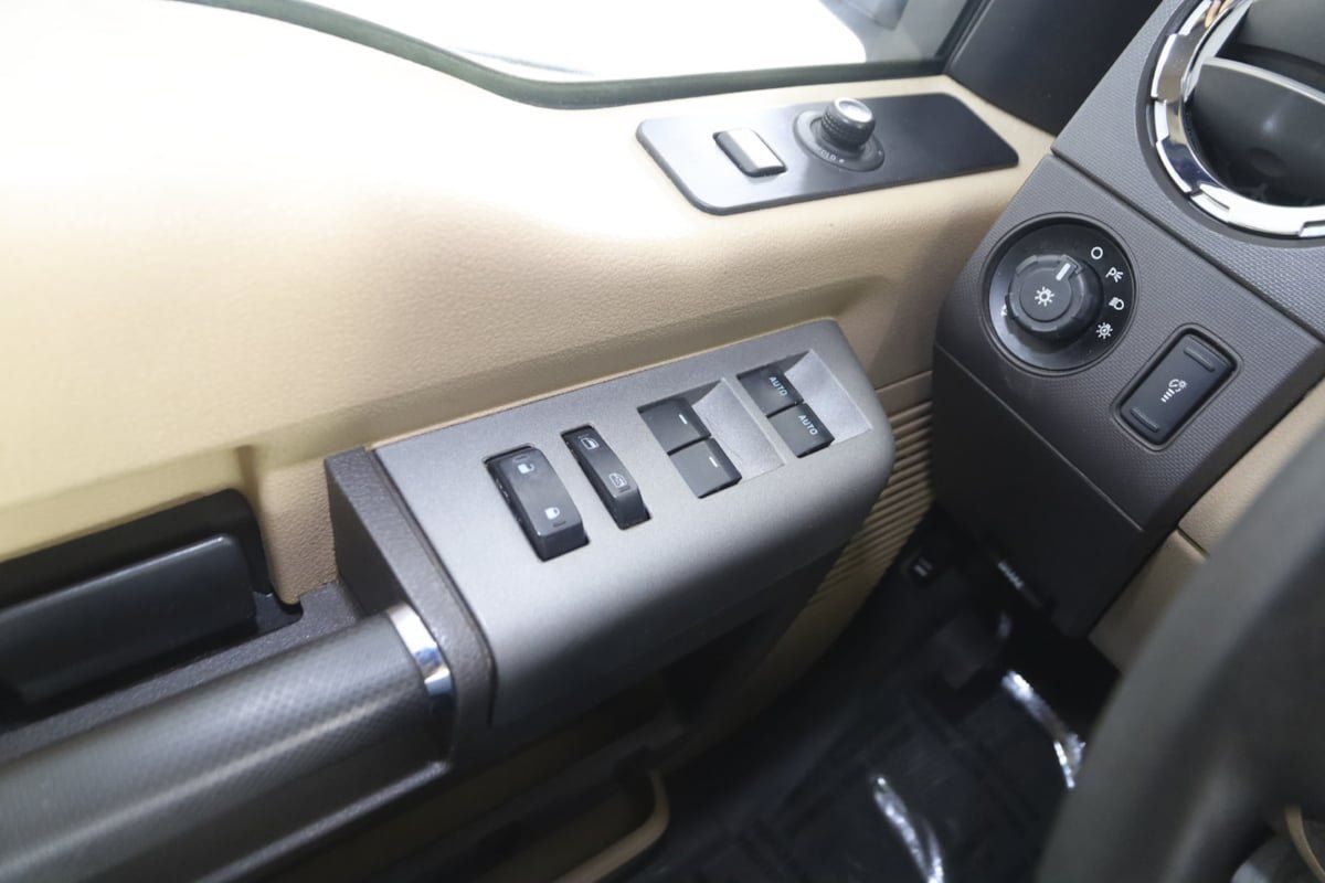 Used 2015 Ford F250 XLT w/ XLT Premium Package AWD/4WD image 23