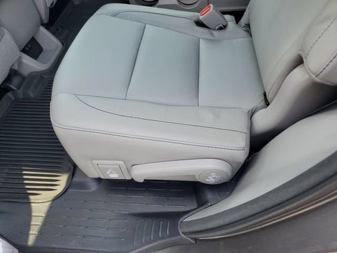 Used 2017 Toyota Highlander XLE AWD/4WD image 15