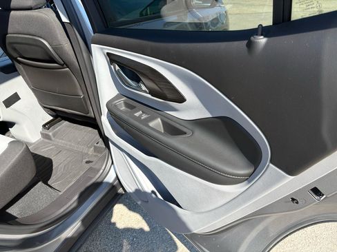 Used 2024 GMC Terrain SLE w/ Driver Convenience Package image 53