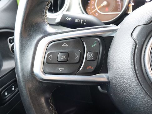 Used 2019 Jeep Wrangler Unlimited Sahara AWD/4WD image 33