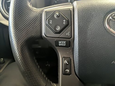 Used 2019 Toyota Tacoma TRD Sport image 15
