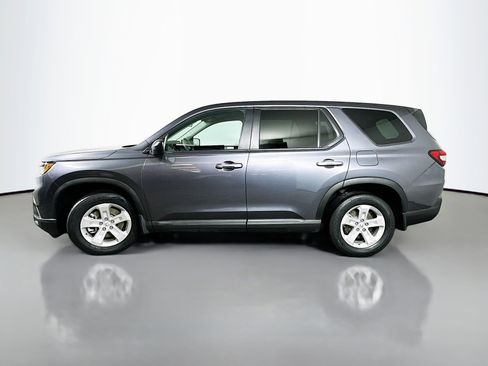 Used 2023 Honda Pilot LX image 4