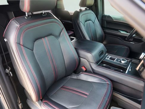 Used 2023 Ford Expedition Limited RWD image 34