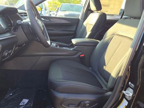 New 2025 Jeep Grand Cherokee Laredo X image 24