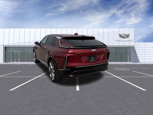 Used 2025 Cadillac Lyriq Luxury w/ LPO, Floor Liner Package AWD/4WD image 11