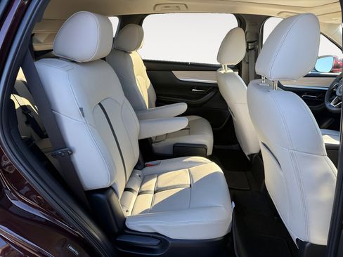 Certified 2024 MAZDA CX-90 Plug-In Hybrid w/ Premium Pkg image 19