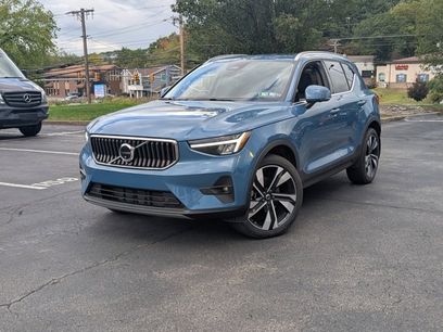 Used 2025 Volvo XC40 B5 Plus w/ Climate Package