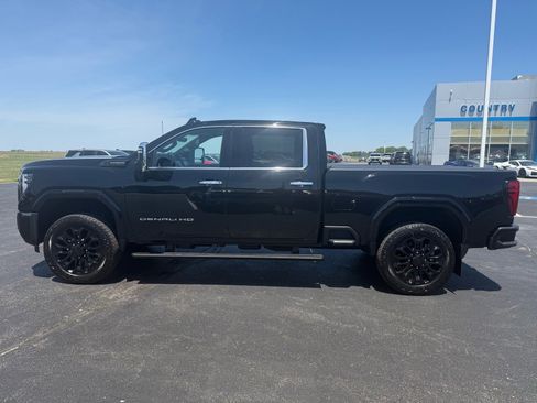 Used 2024 GMC Sierra 2500 Denali Ultimate AWD/4WD image 2