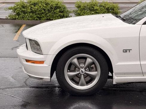 Used 2006 Ford Mustang GT image 11
