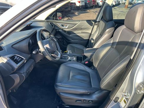 Used 2023 Subaru Forester Touring image 10