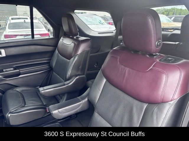 Used 2020 Ford Explorer Platinum w/ Premium Technology Package AWD/4WD image 46