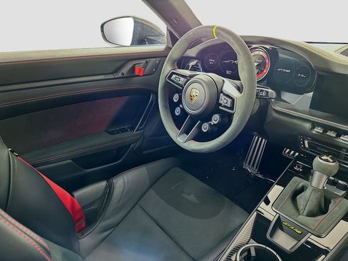 Certified 2025 Porsche 911 GT3 RS RWD image 22