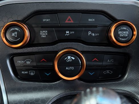 Used 2016 Dodge Challenger R/T Scat Pack RWD image 19