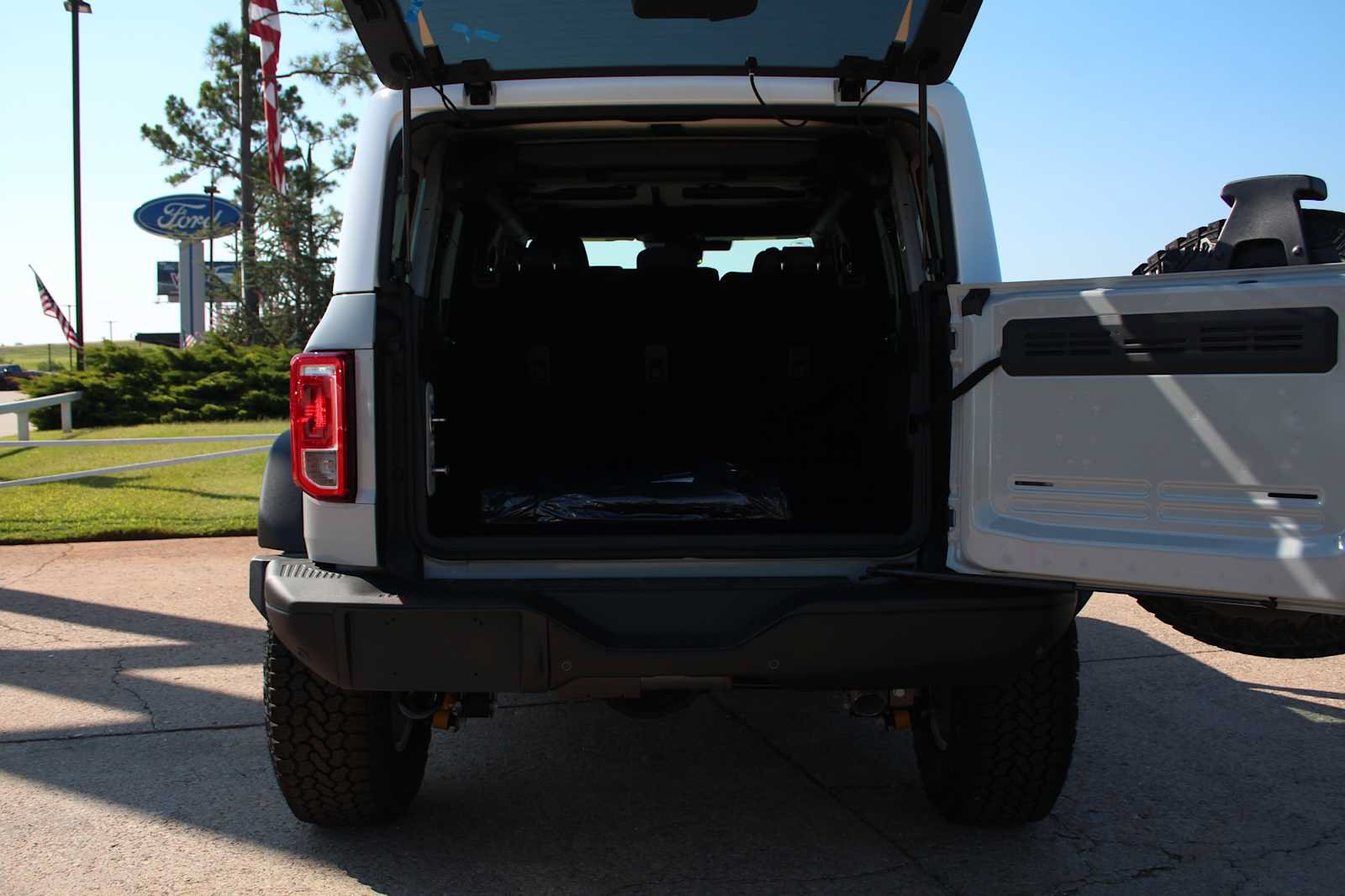 New 2026 Ford Bronco Heritage Edition AWD/4WD image 9