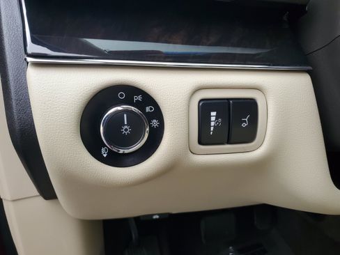 Used 2019 Lincoln MKT AWD image 12