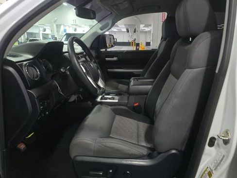 Used 2017 Toyota Tundra SR5 w/ SR5 Upgrade Package image 5