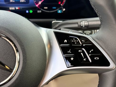 Used 2026 Mercedes-Benz GLB 250 image 27