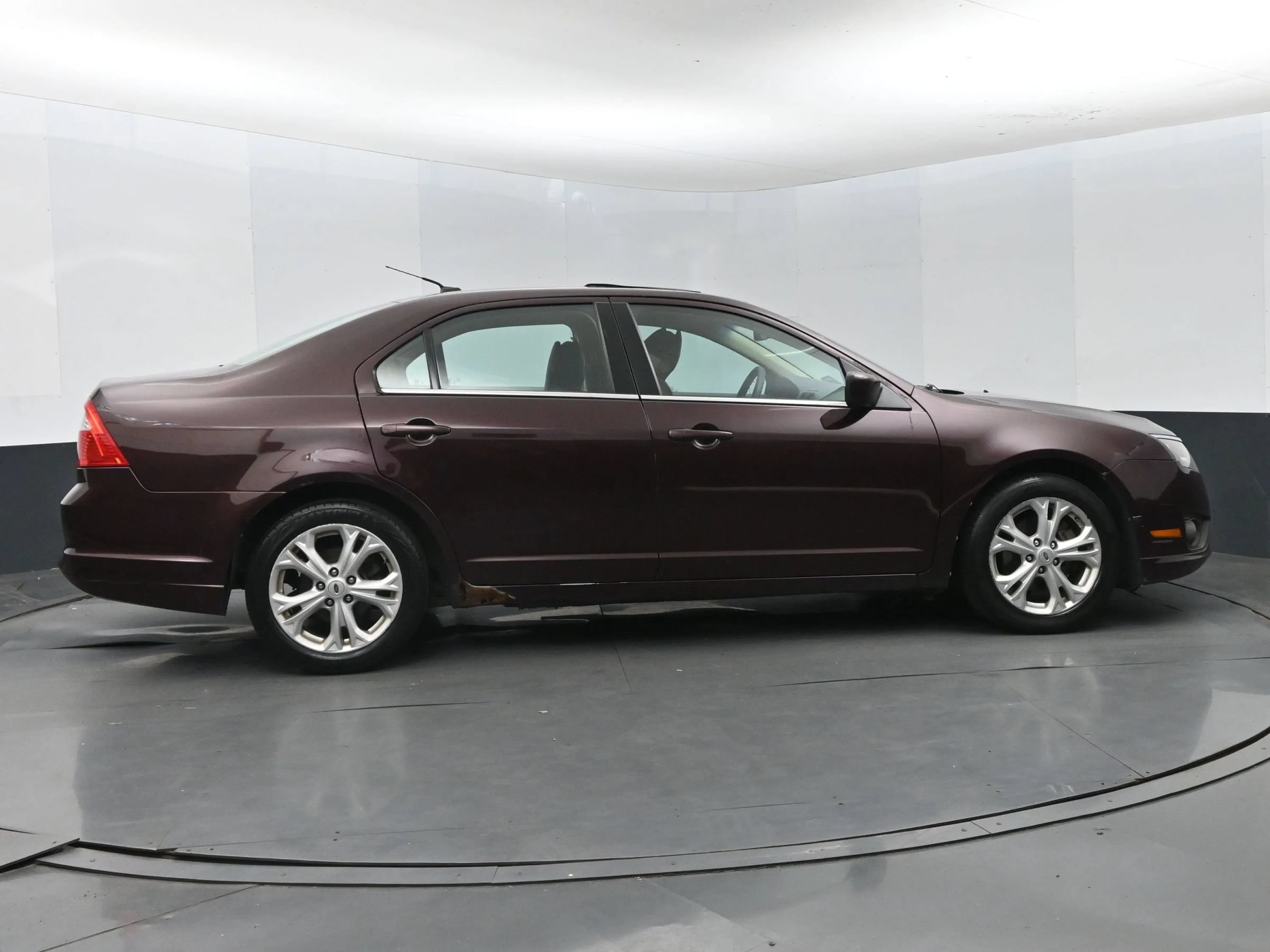 Used 2012 Ford Fusion SE FWD image 4