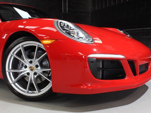 Used 2019 Porsche 911 Carrera w/ Sportdesign Package image 20
