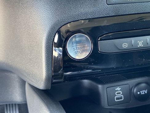 New 2026 Ford Escape SE image 32