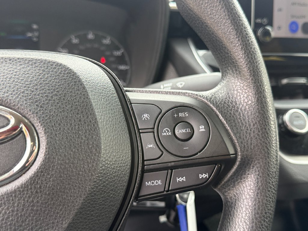 Used 2023 Toyota Corolla LE AWD/4WD image 23