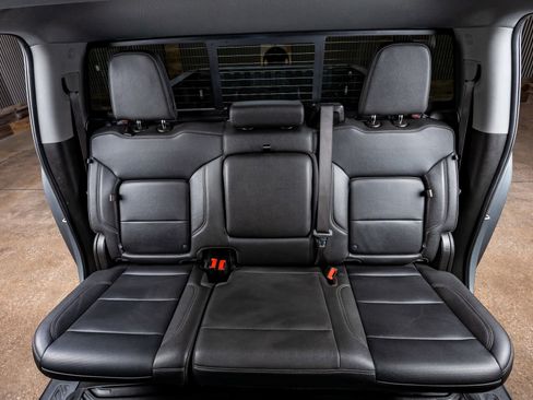 Used 2024 Chevrolet Silverado 2500 LTZ w/ LTZ Convenience Package image 34