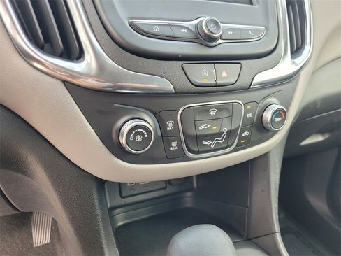 Used 2024 Chevrolet Equinox LS w/ LS Convenience Package image 25